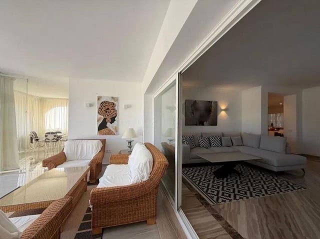 2 chambre Appartement à vendre à Elviria, Marbella avec piscine garage - 950 000 € (Ref: 9721042)