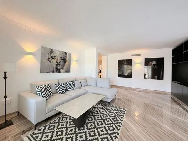 2 chambre Appartement à vendre à Elviria, Marbella avec piscine garage - 950 000 € (Ref: 9721042)