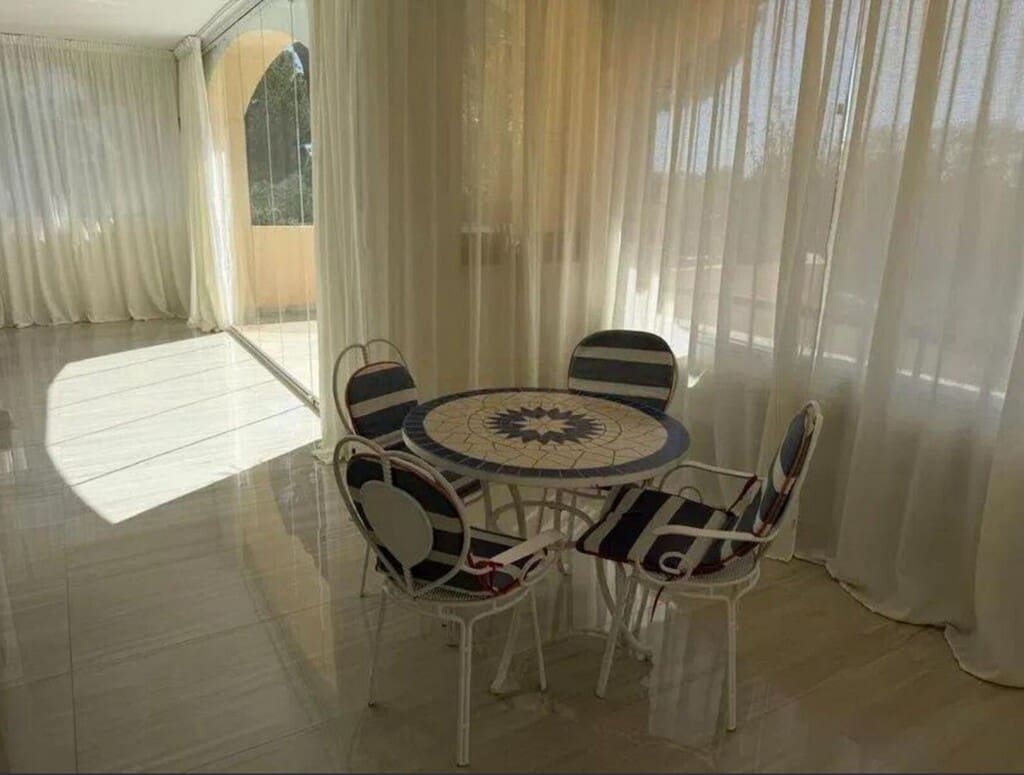 2 bedroom Apartment for sale in Elviria with pool garage - € 950,000 (Ref: 9721042)