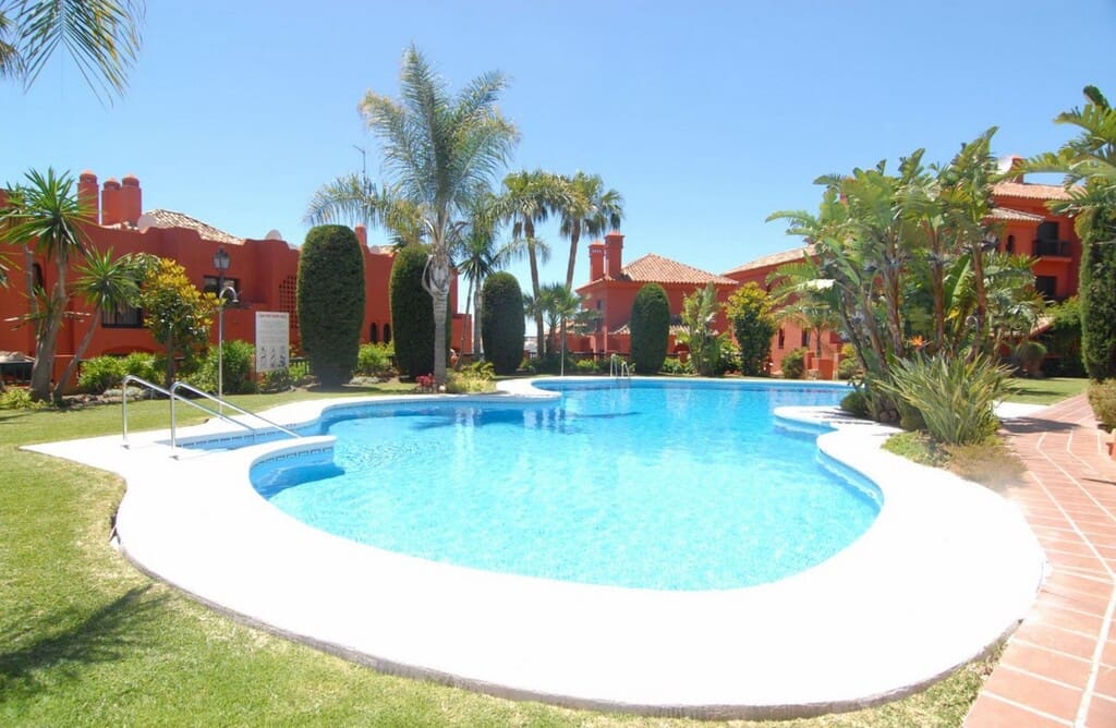 3 quarto Penthouse para venda em Calahonda com piscina - 590 000 € (Ref: 9721043)