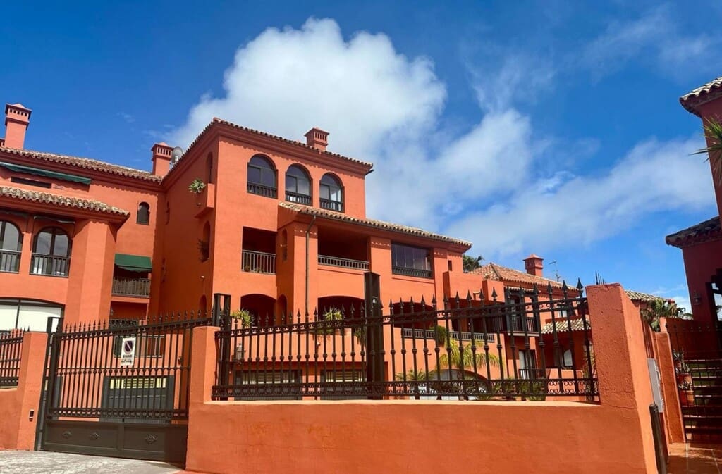 3 quarto Penthouse para venda em Calahonda com piscina - 590 000 € (Ref: 9721043)