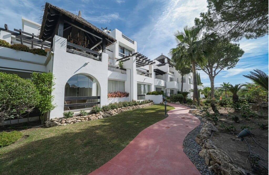 2 bedroom Apartment for sale in Rio Real with pool garage - € 575,000 (Ref: 9731735)