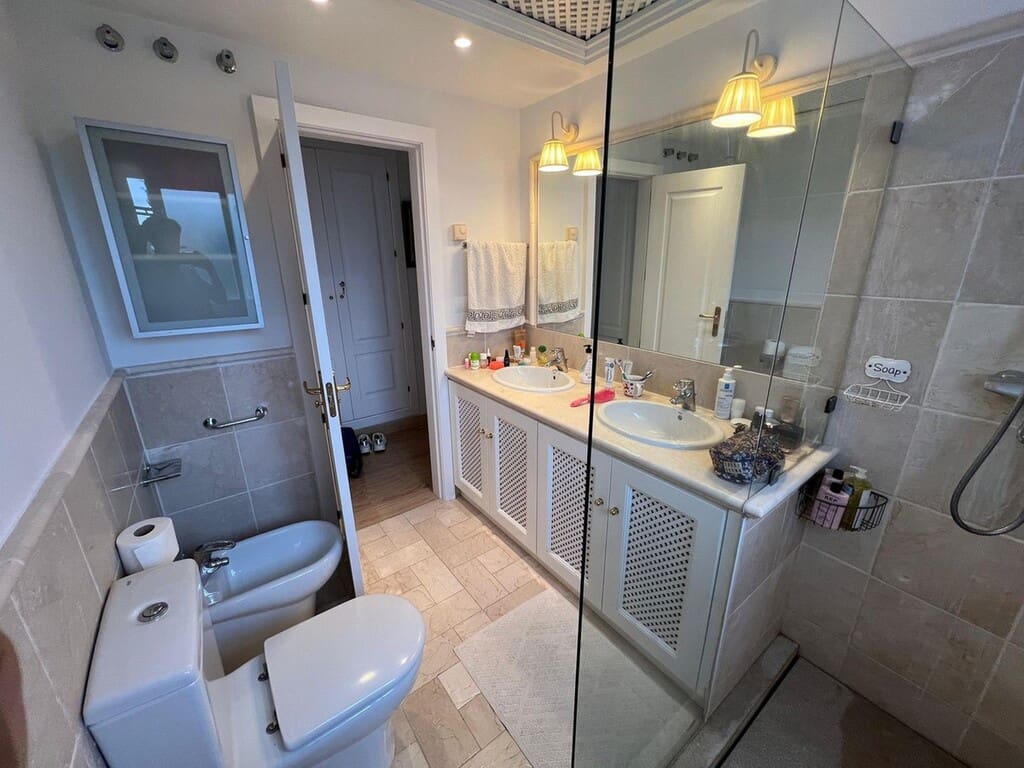 2 bedroom Apartment for sale in Rio Real with pool garage - € 575,000 (Ref: 9731735)