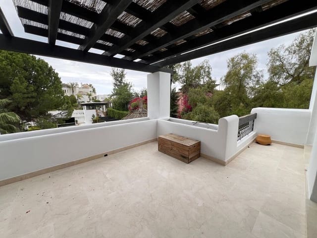 2 bedroom Apartment for sale in Río Real, Marbella with pool garage - € 575,000 (Ref: 9731735)