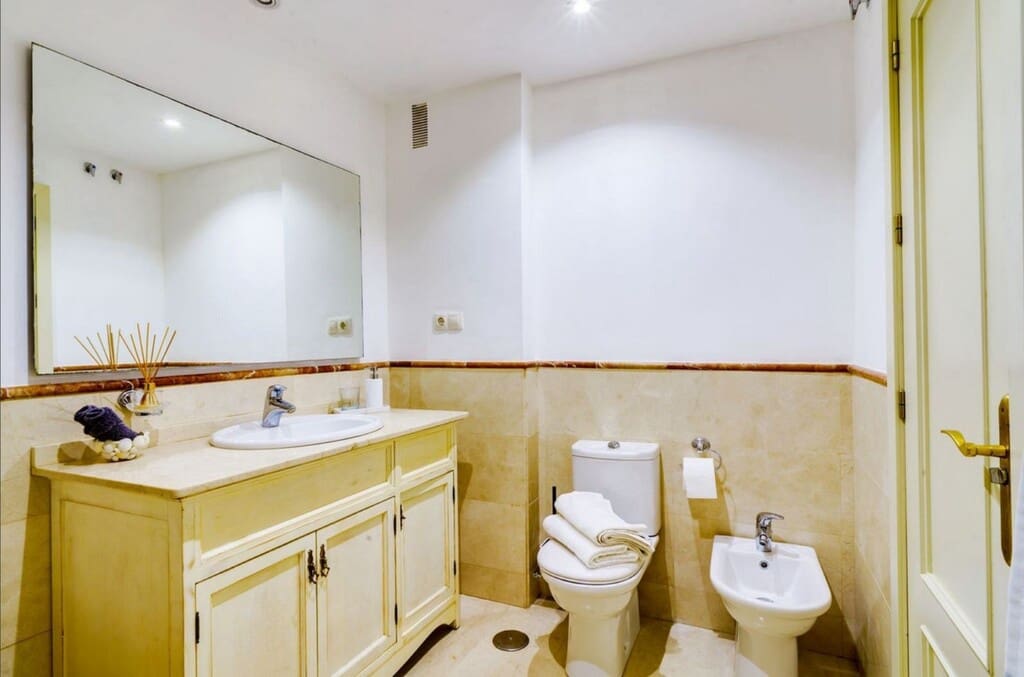 3 makuuhuone Huoneisto myytävänä paikassa Nueva Andalucia mukana uima-altaan 
autotalli - 488 000 € (Ref: 9731736)