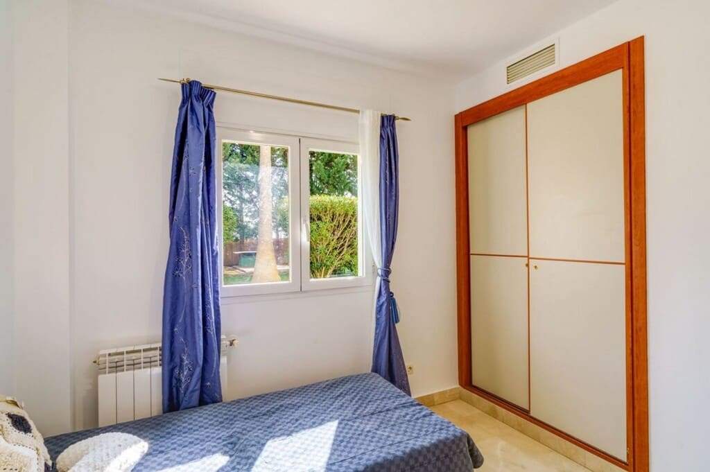 3 makuuhuone Huoneisto myytävänä paikassa Nueva Andalucia mukana uima-altaan 
autotalli - 488 000 € (Ref: 9731736)