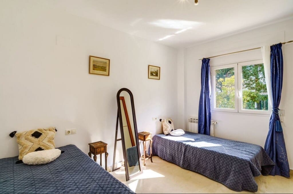 3 makuuhuone Huoneisto myytävänä paikassa Nueva Andalucia mukana uima-altaan 
autotalli - 488 000 € (Ref: 9731736)