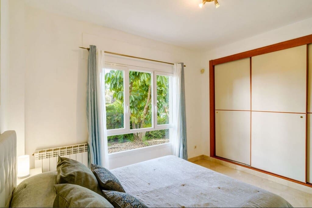 3 makuuhuone Huoneisto myytävänä paikassa Nueva Andalucia mukana uima-altaan 
autotalli - 488 000 € (Ref: 9731736)