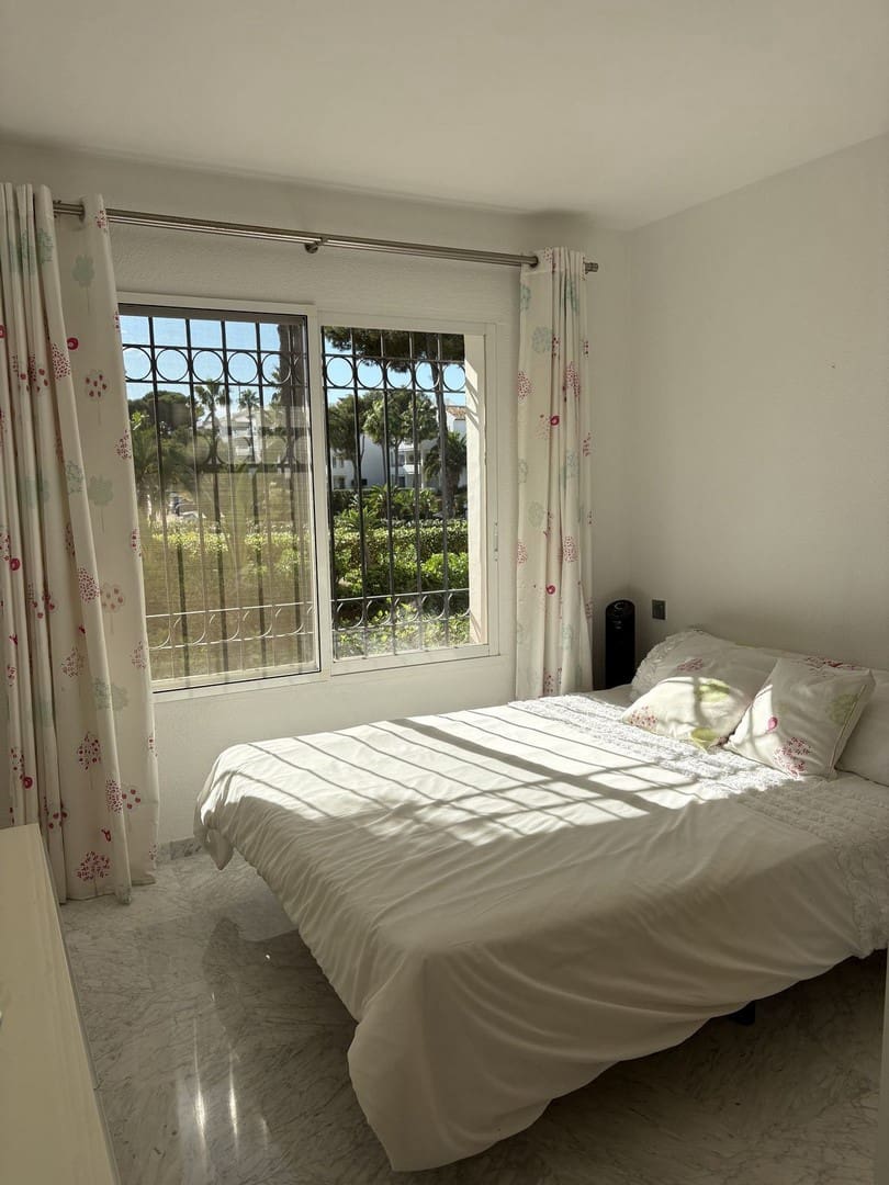 2 bedroom Beach Apartment for sale in Mijas Costa with pool - € 375,000 (Ref: 9731737)