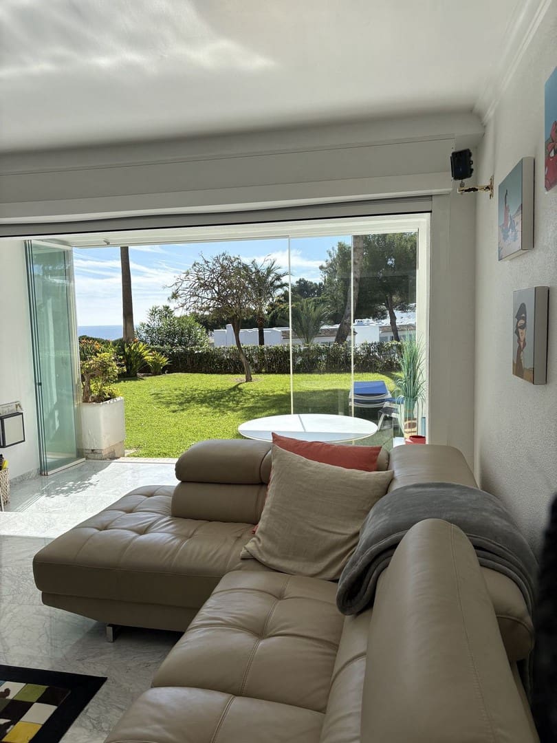 2 bedroom Beach Apartment for sale in Mijas Costa with pool - € 375,000 (Ref: 9731737)