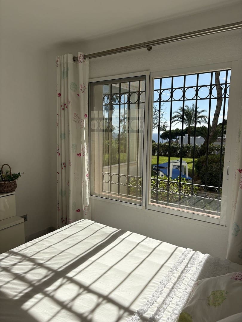 2 bedroom Beach Apartment for sale in Mijas Costa with pool - € 375,000 (Ref: 9731737)