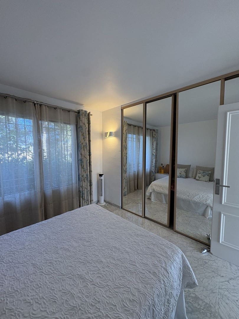 2 bedroom Beach Apartment for sale in Mijas Costa with pool - € 375,000 (Ref: 9731737)