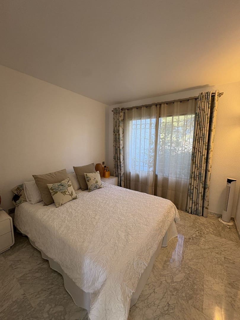 2 bedroom Beach Apartment for sale in Mijas Costa with pool - € 375,000 (Ref: 9731737)