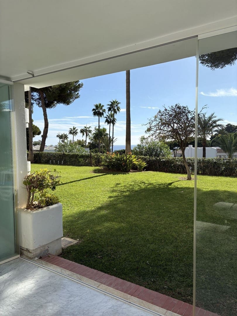 2 bedroom Beach Apartment for sale in Mijas Costa with pool - € 375,000 (Ref: 9731737)