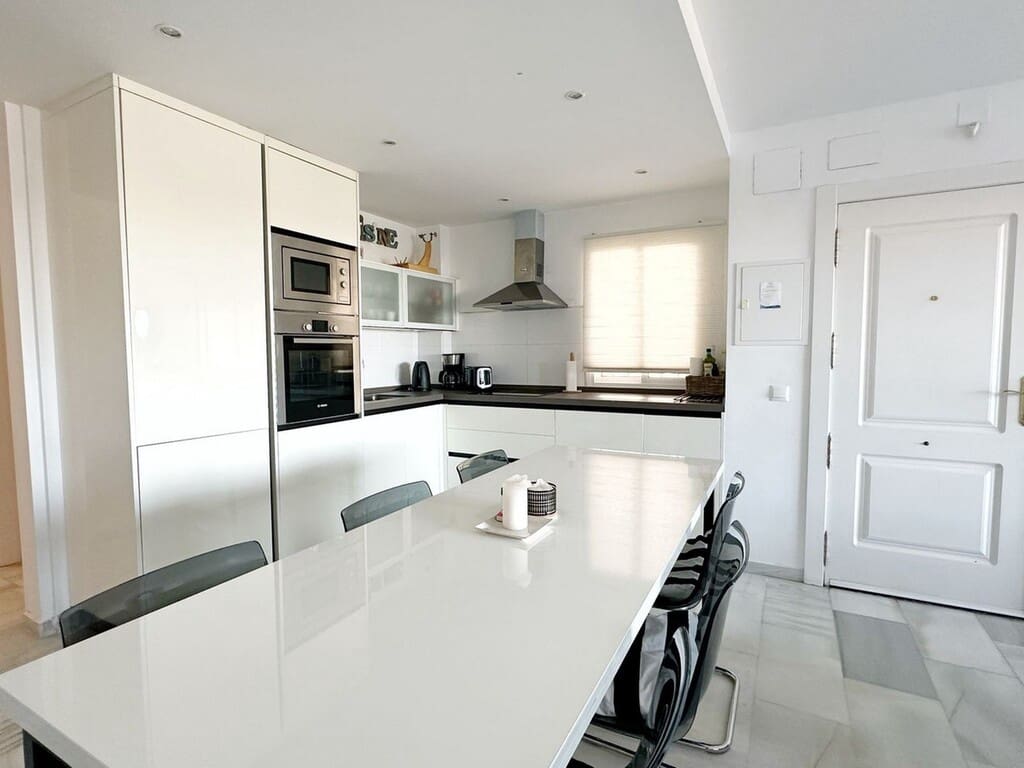 4 chambre Appartement à vendre à Mijas Costa avec piscine - 395 000 € (Ref: 9735259)