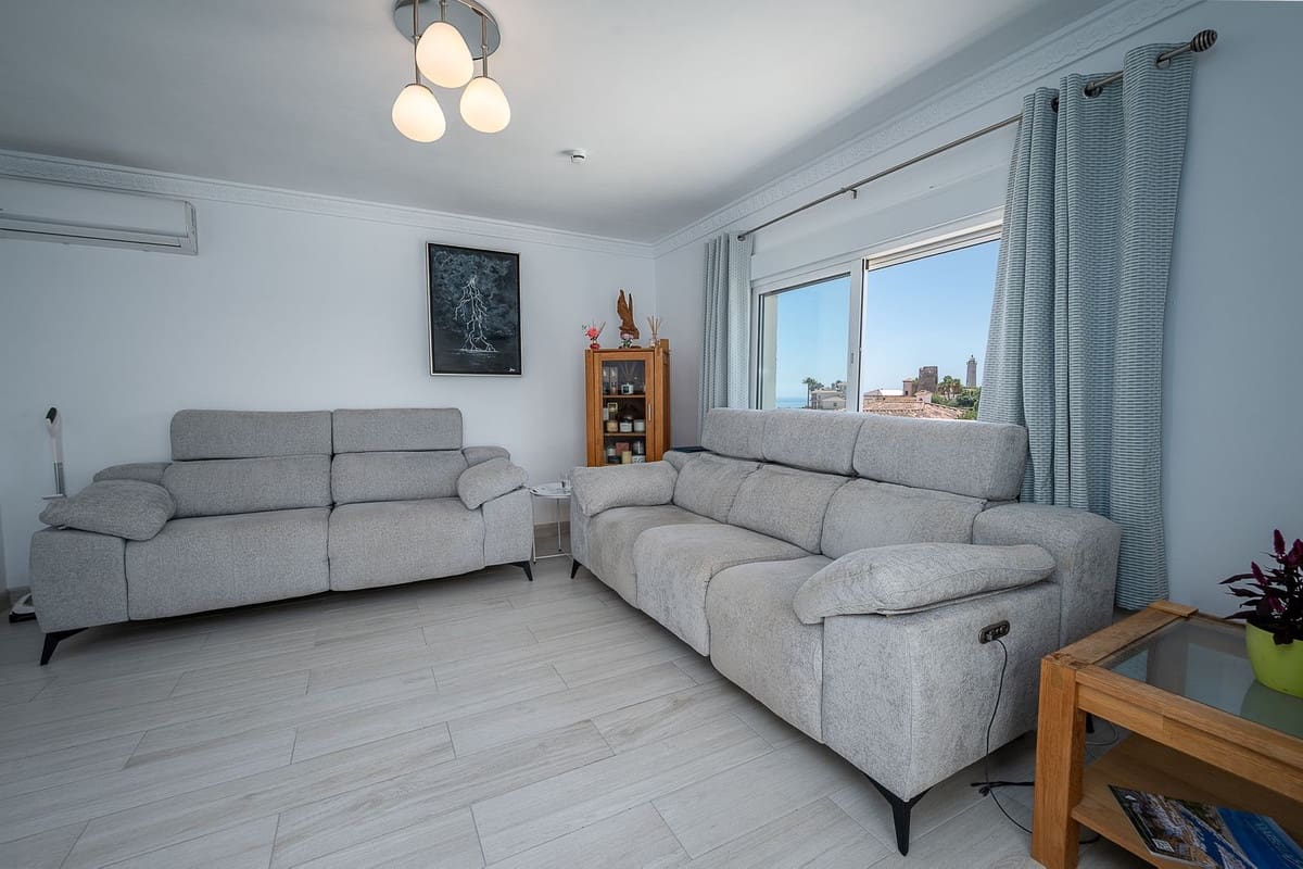 Apartamento de 2 habitaciones en El Faro en venta con piscina - 299.950 € (Ref: 10009802)