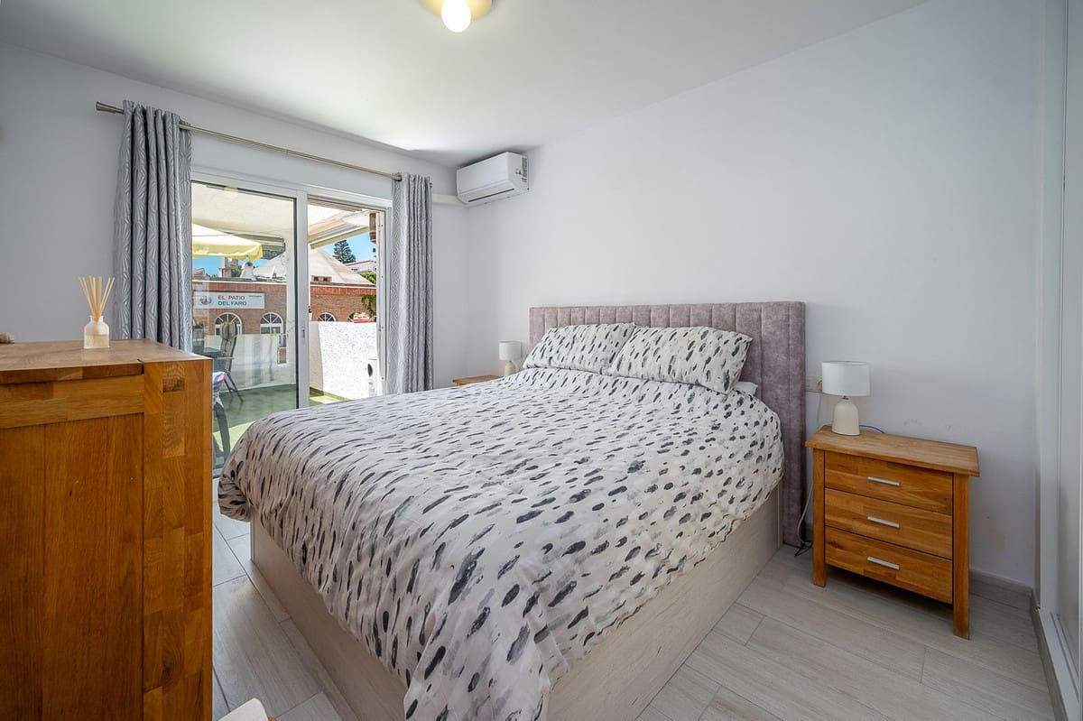 Apartamento de 2 habitaciones en El Faro en venta con piscina - 299.950 € (Ref: 10009802)