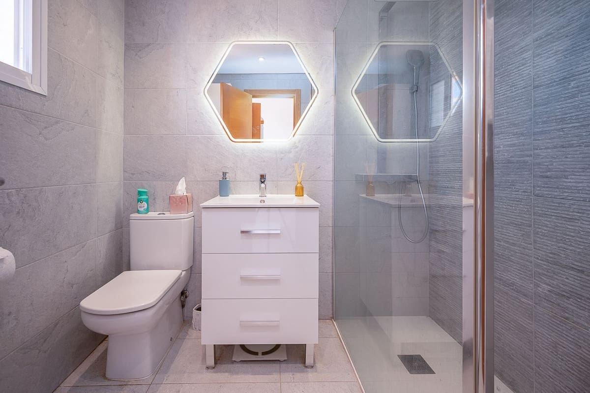 Apartamento de 2 habitaciones en El Faro en venta con piscina - 299.950 € (Ref: 10009802)