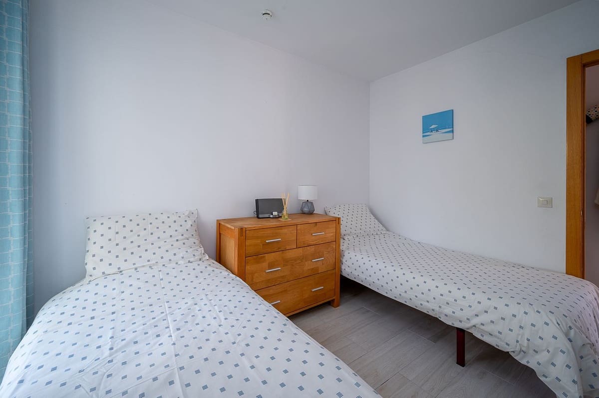 Apartamento de 2 habitaciones en El Faro en venta con piscina - 299.950 € (Ref: 10009802)