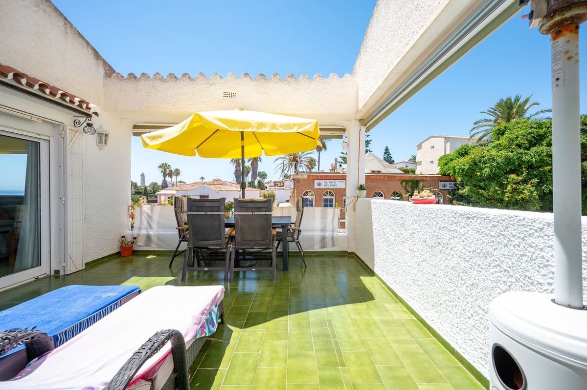 Apartamento de 2 habitaciones en El Faro en venta con piscina - 299.950 € (Ref: 10009802)
