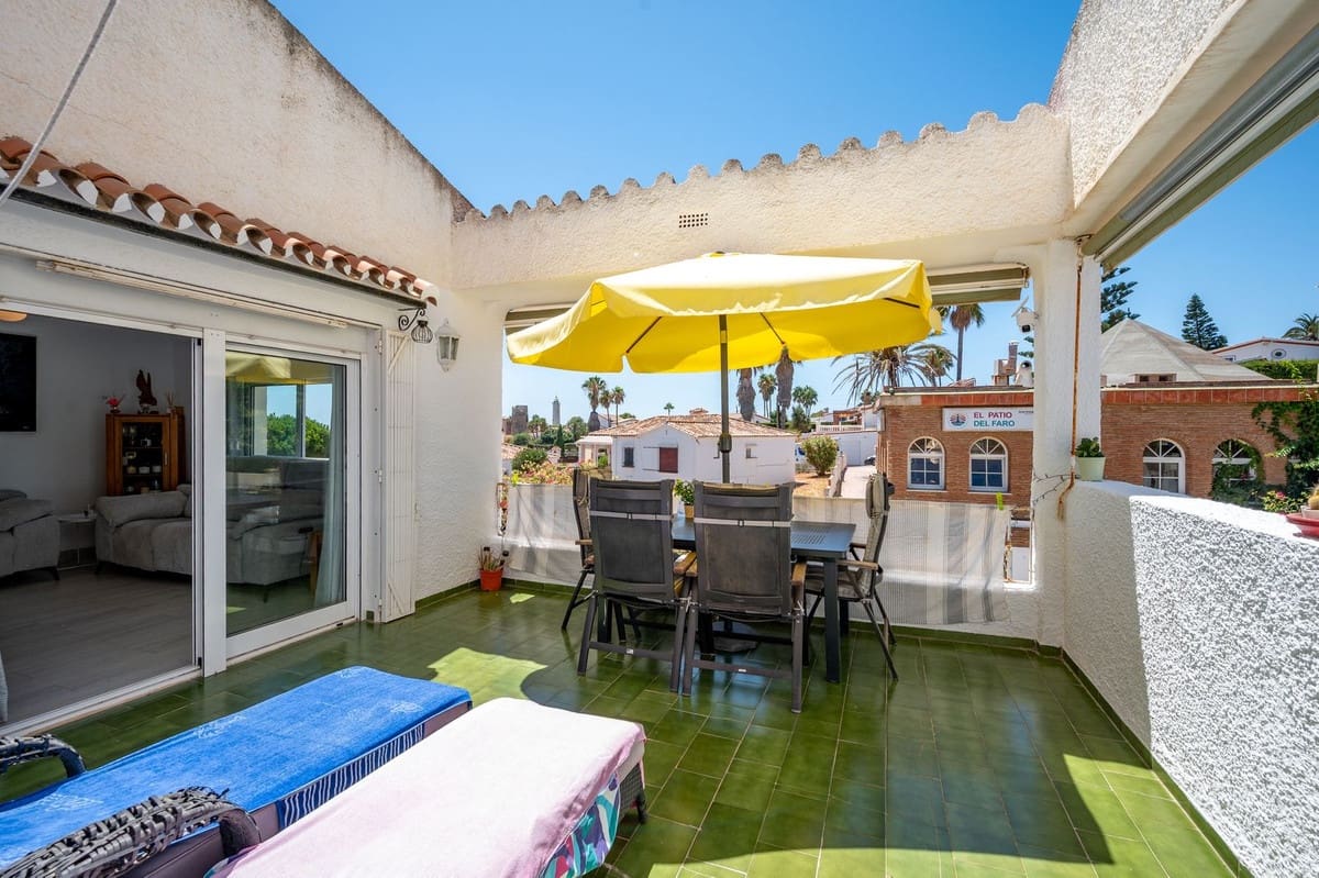 Apartamento de 2 habitaciones en El Faro en venta con piscina - 299.950 € (Ref: 10009802)