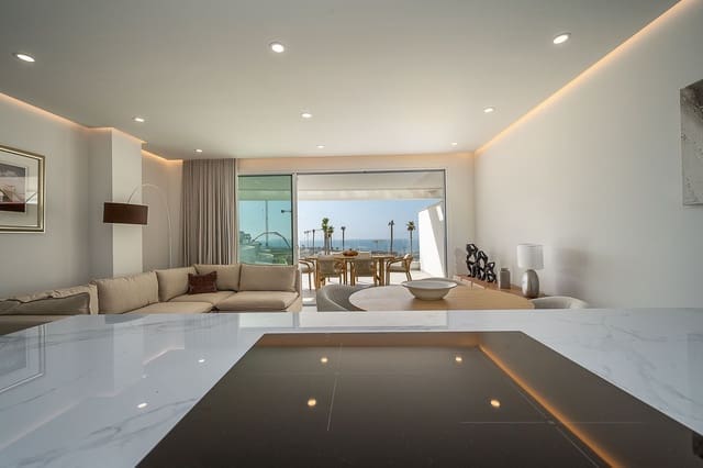 3 chambre Appartement à vendre à Mijas Costa, Mijas avec piscine garage - 990 000 € (Ref: 10016740)