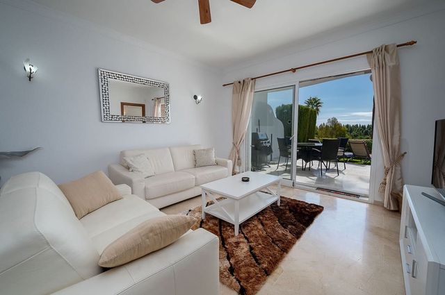 3 makuuhuone Huoneisto myytävänä paikassa Mijas Costa, Mijas mukana uima-altaan 
autotalli - 399 000 € (Ref: 10099076)