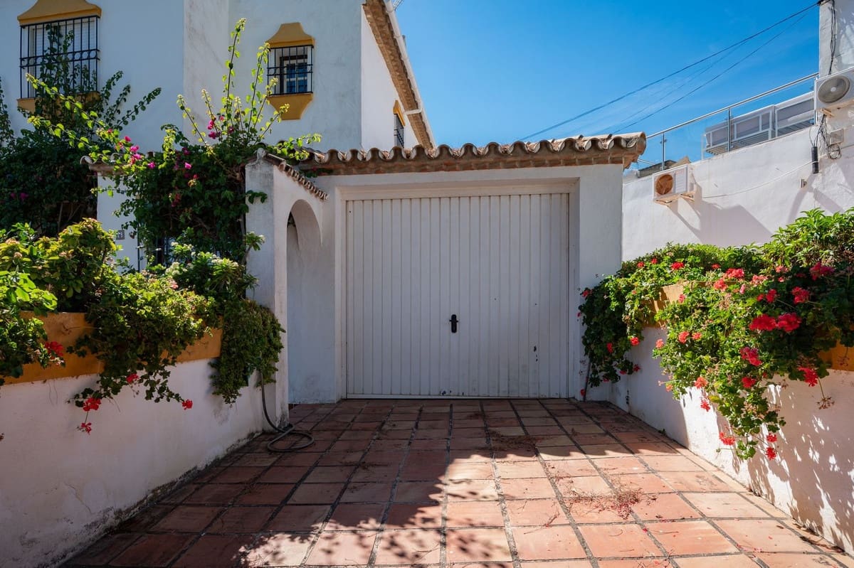3 chambre Maison de Ville à vendre à El Chaparral avec piscine garage - 549 000 € (Ref: 10121182)
