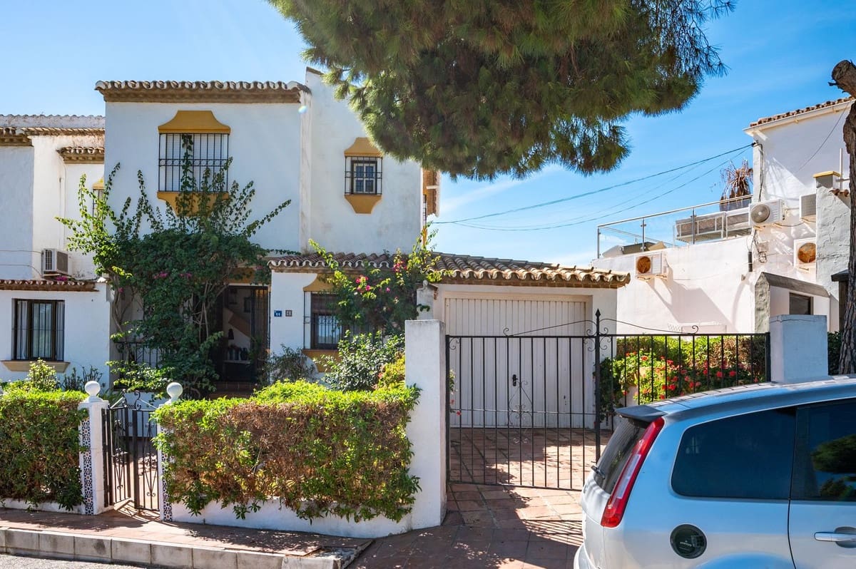 3 chambre Maison de Ville à vendre à El Chaparral avec piscine garage - 549 000 € (Ref: 10121182)