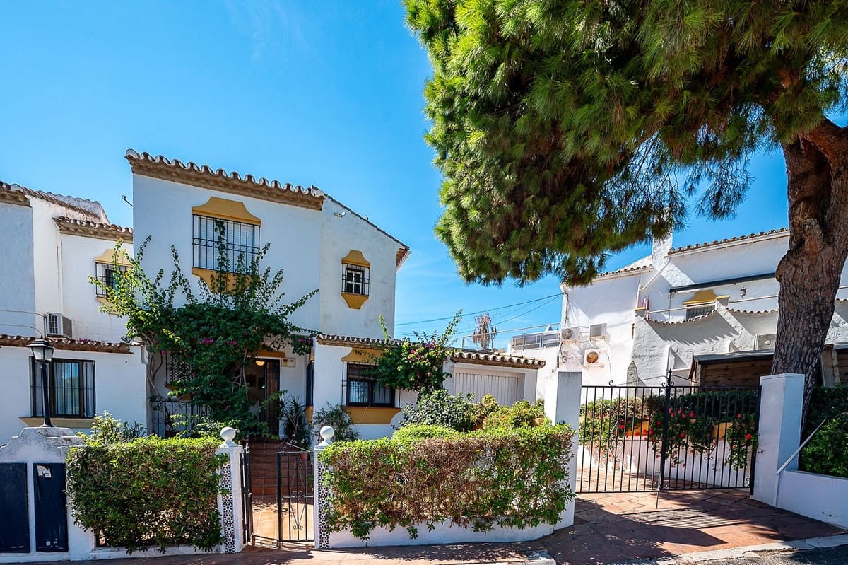 3 chambre Maison de Ville à vendre à El Chaparral avec piscine garage - 549 000 € (Ref: 10121182)