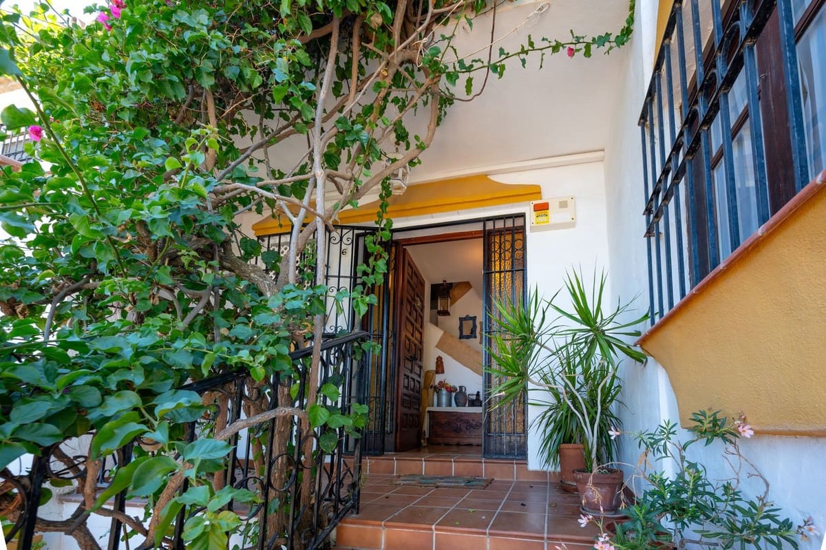 3 chambre Maison de Ville à vendre à El Chaparral avec piscine garage - 549 000 € (Ref: 10121182)