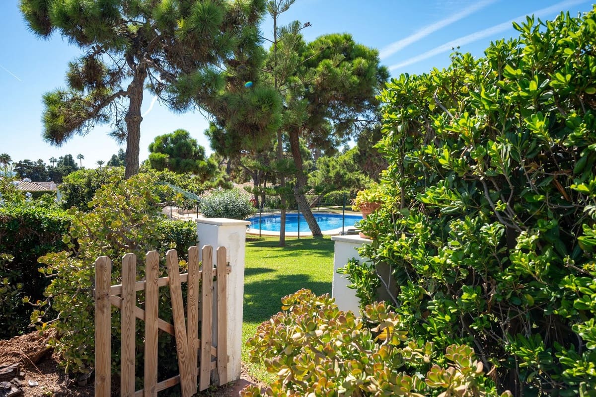 3 chambre Maison de Ville à vendre à El Chaparral avec piscine garage - 549 000 € (Ref: 10121182)