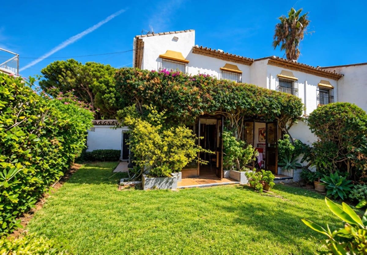 3 chambre Maison de Ville à vendre à El Chaparral avec piscine garage - 549 000 € (Ref: 10121182)
