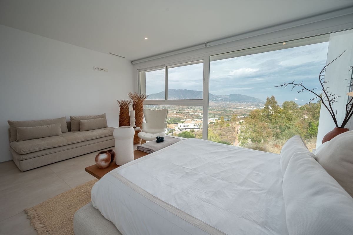 3 soveværelse Villa til salg i La Cala Golf med swimmingpool garage - € 2.690.000 (Ref: 10159880)