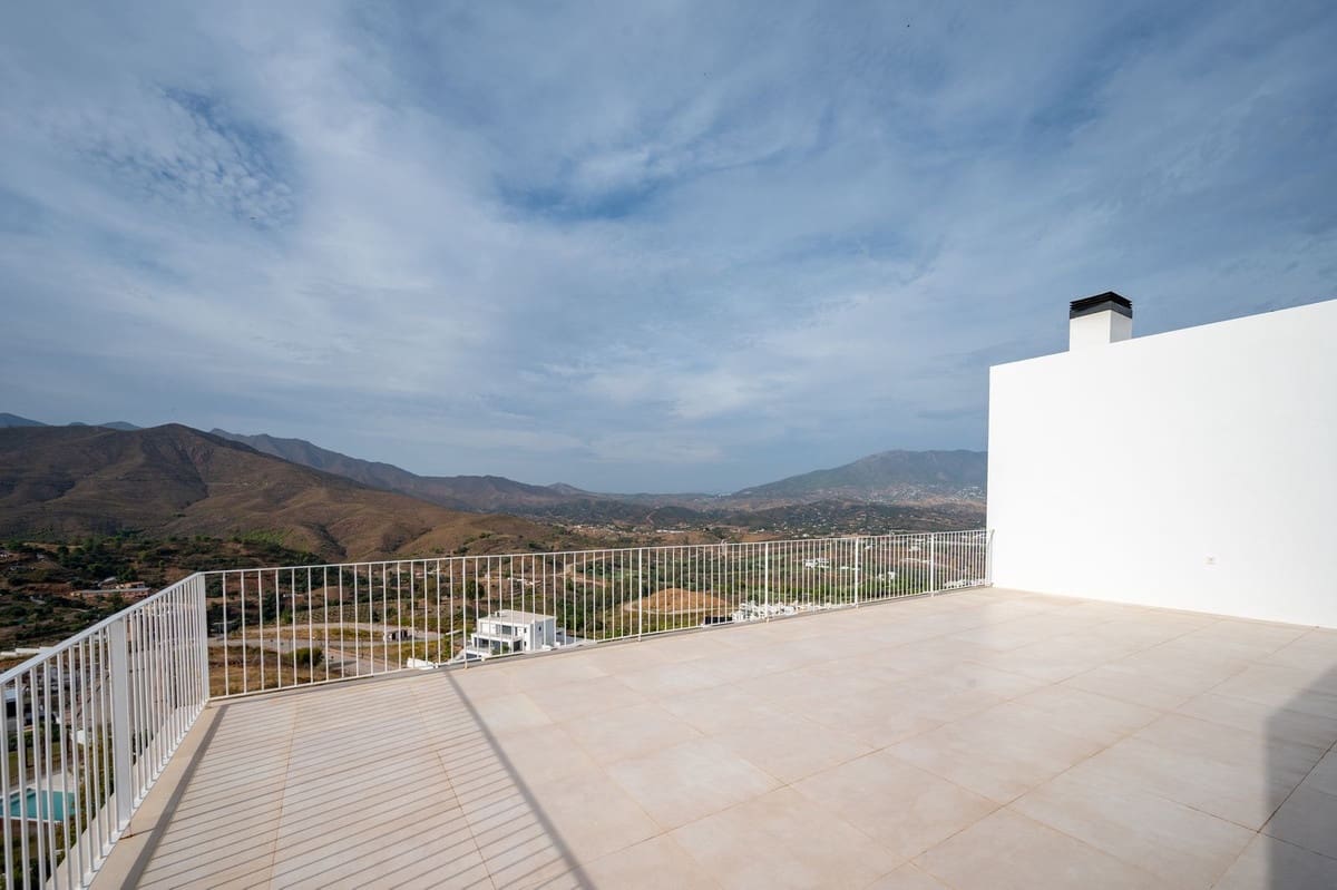 3 soveværelse Villa til salg i La Cala Golf med swimmingpool garage - € 2.690.000 (Ref: 10159880)