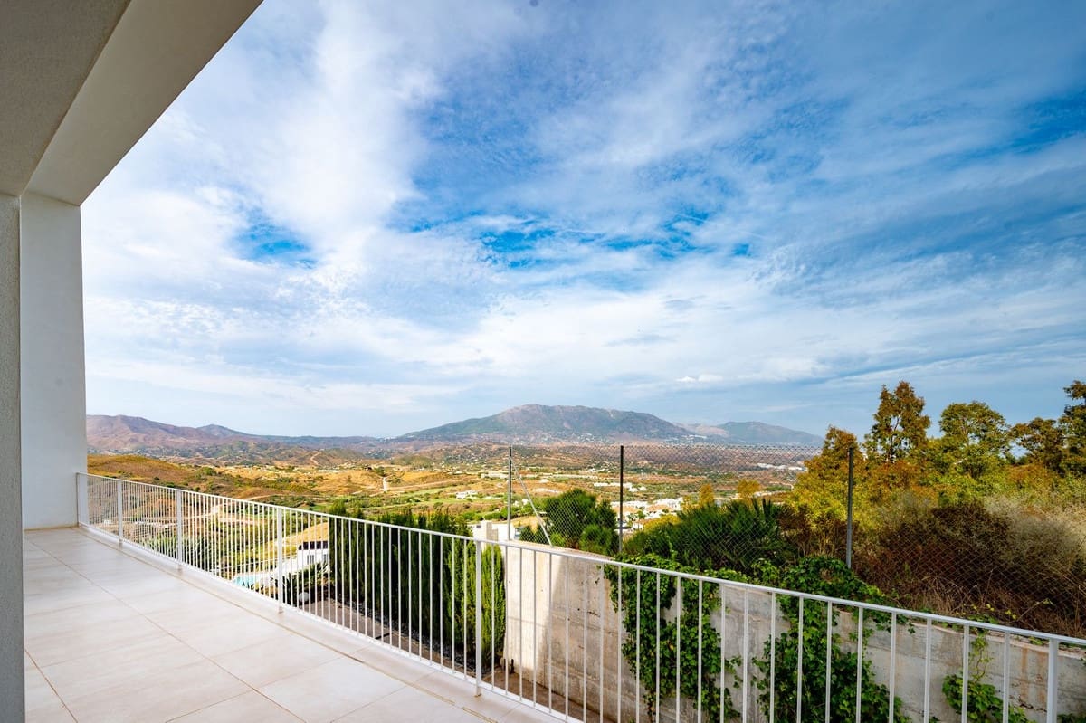 3 soveværelse Villa til salg i La Cala Golf med swimmingpool garage - € 2.690.000 (Ref: 10159880)
