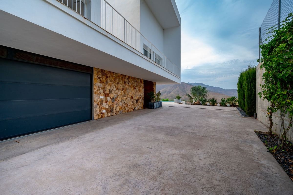 3 soveværelse Villa til salg i La Cala Golf med swimmingpool garage - € 2.690.000 (Ref: 10159880)