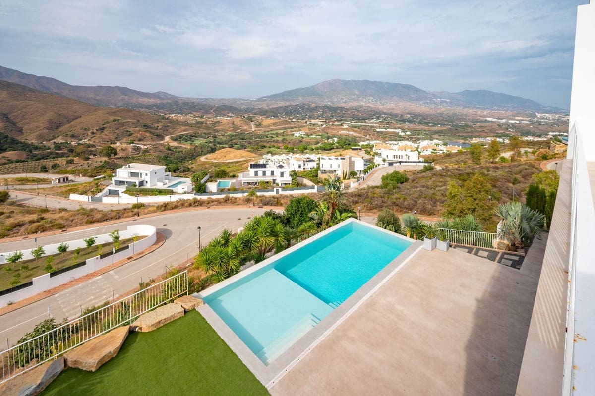 3 soveværelse Villa til salg i La Cala Golf med swimmingpool garage - € 2.690.000 (Ref: 10159880)