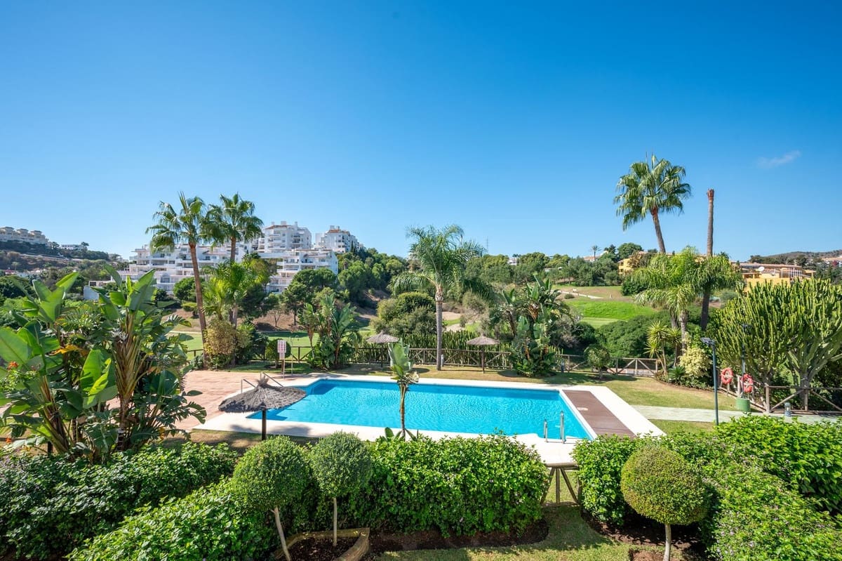 3 soveværelse Byhus til salg i Mijas Costa med swimmingpool garage - € 790.000 (Ref: 10163294)