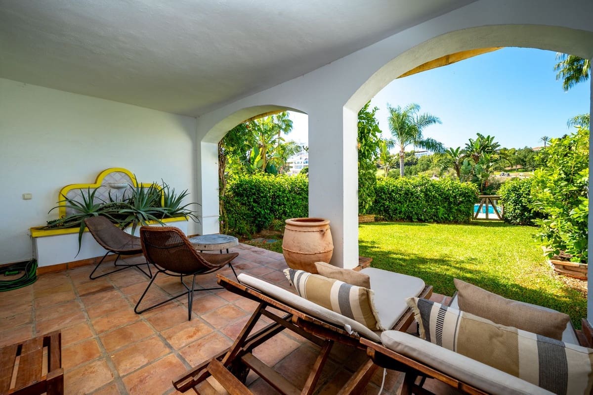 3 soveværelse Byhus til salg i Mijas Costa med swimmingpool garage - € 790.000 (Ref: 10163294)