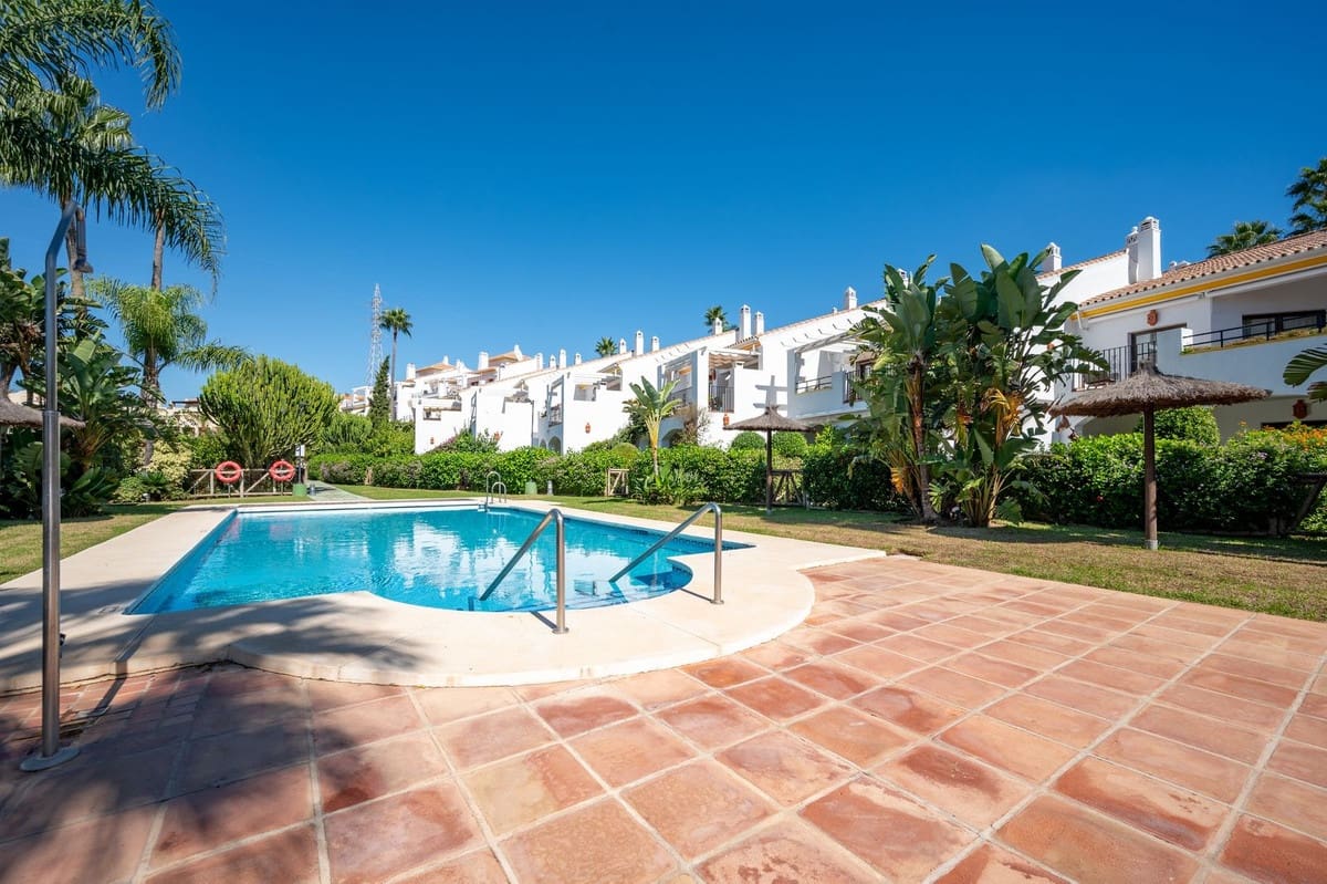 3 soveværelse Byhus til salg i Mijas Costa med swimmingpool garage - € 790.000 (Ref: 10163294)