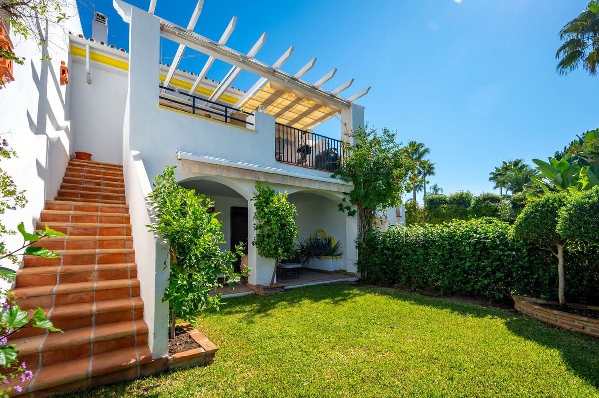 3 soveværelse Byhus til salg i Mijas Costa med swimmingpool garage - € 790.000 (Ref: 10163294)
