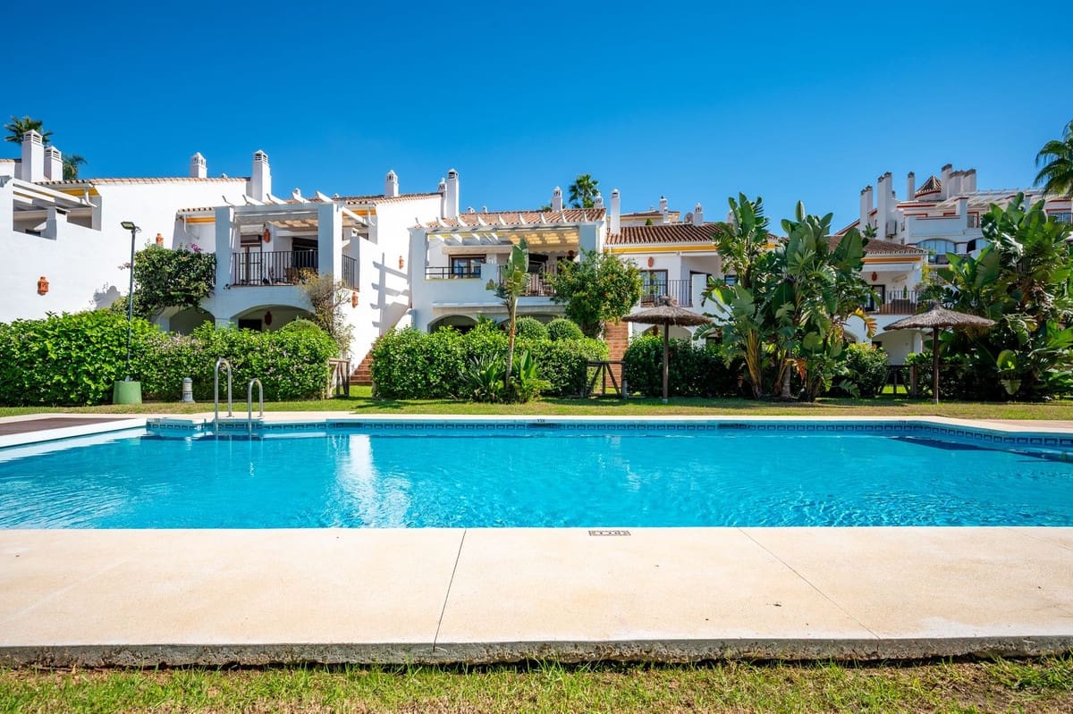 3 soveværelse Byhus til salg i Mijas Costa med swimmingpool garage - € 790.000 (Ref: 10163294)