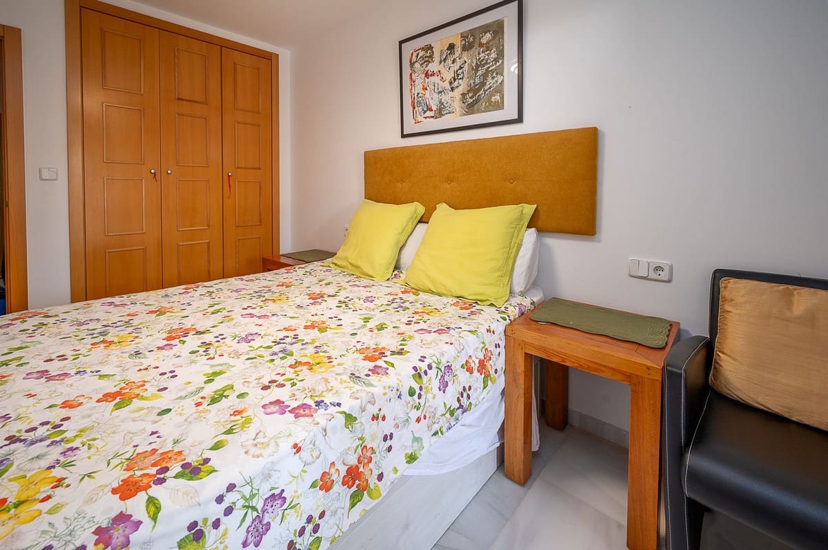 1 soveværelse Lejlighed til salg i La Cala de Mijas med swimmingpool garage - € 299.000 (Ref: 10165627)
