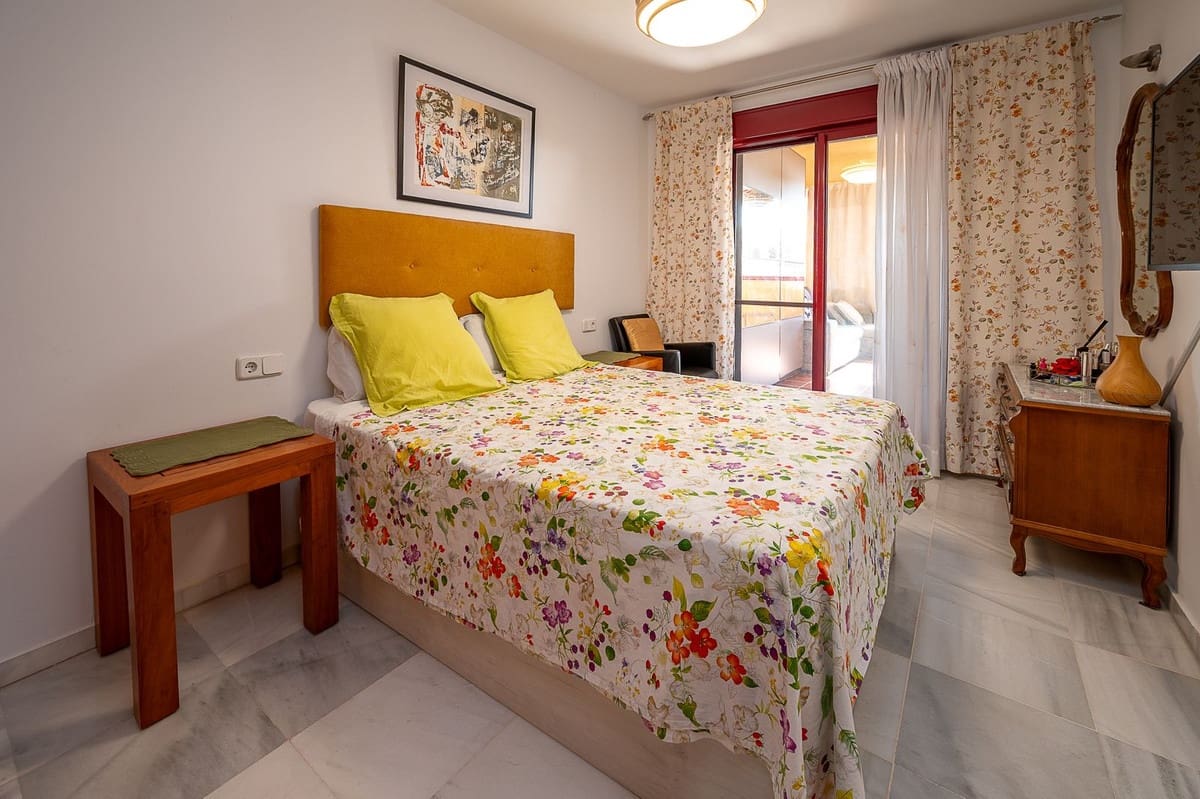 1 soveværelse Lejlighed til salg i La Cala de Mijas med swimmingpool garage - € 299.000 (Ref: 10165627)