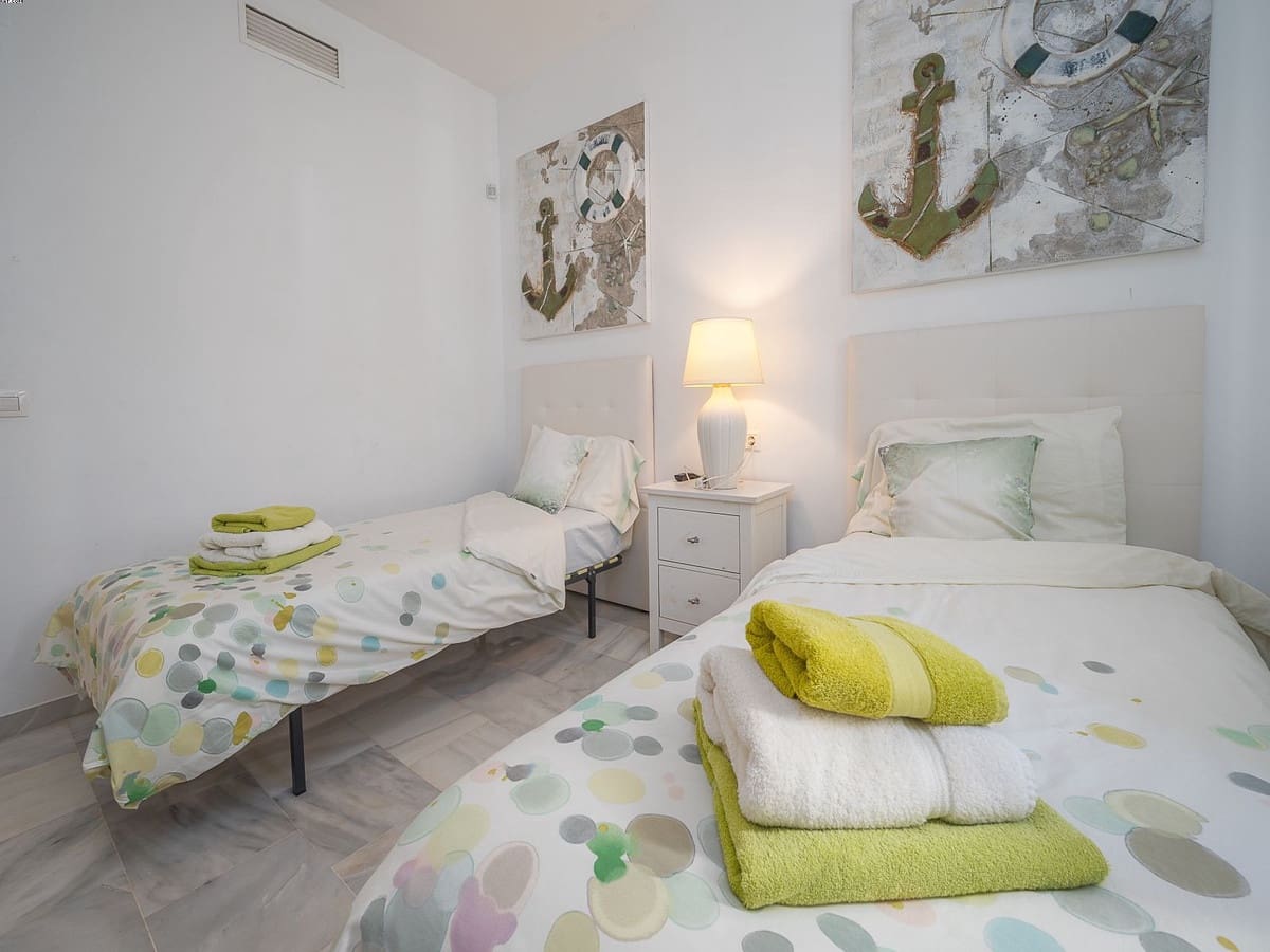 Apartamento de 2 habitaciones en La Cala de Mijas en alquiler vacacional con piscina garaje - 1.393 € (Ref: 3216217)