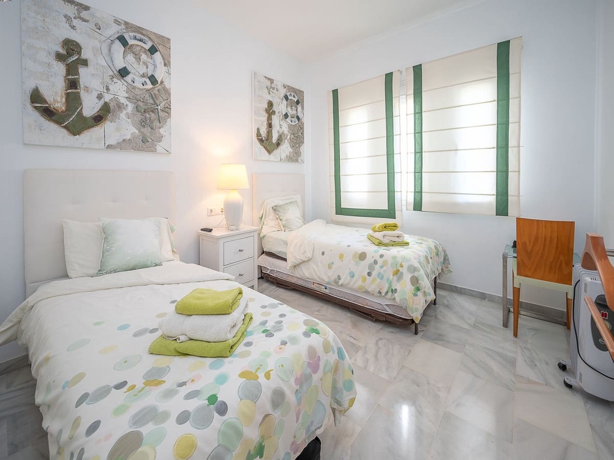 Apartamento de 2 habitaciones en La Cala de Mijas en alquiler vacacional con piscina garaje - 1.393 € (Ref: 3216217)