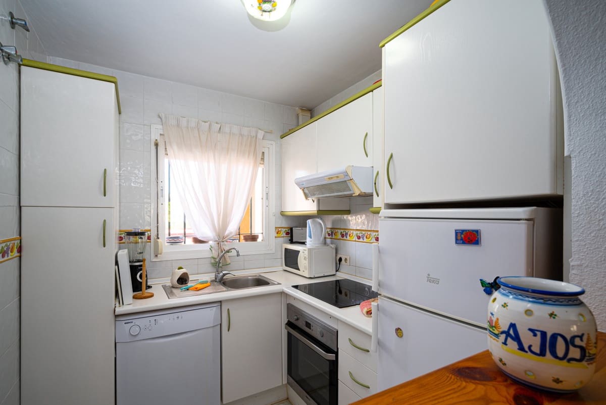 Apartamento de 2 habitaciones en La Cala de Mijas en alquiler vacacional con piscina - 700 € (Ref: 3216218)