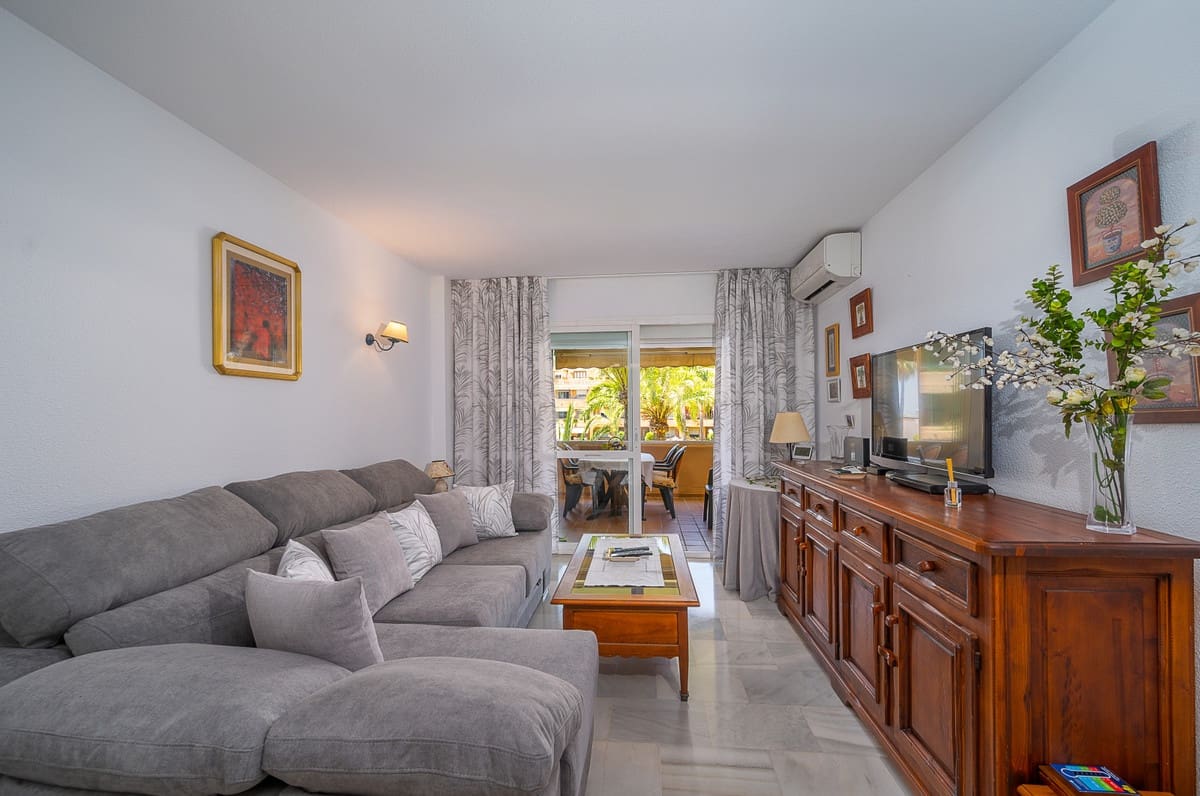 Apartamento de 2 habitaciones en La Cala de Mijas en alquiler vacacional con piscina - 700 € (Ref: 3216218)