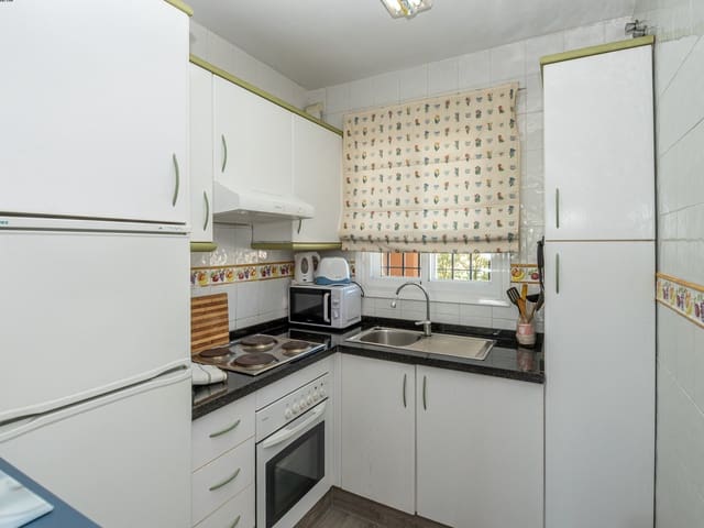   2 soveværelse   ferieLejlighed i La Cala de Mijas, Mijas med   swimmingpool  garage  - € 700 (Ref: 3216219)